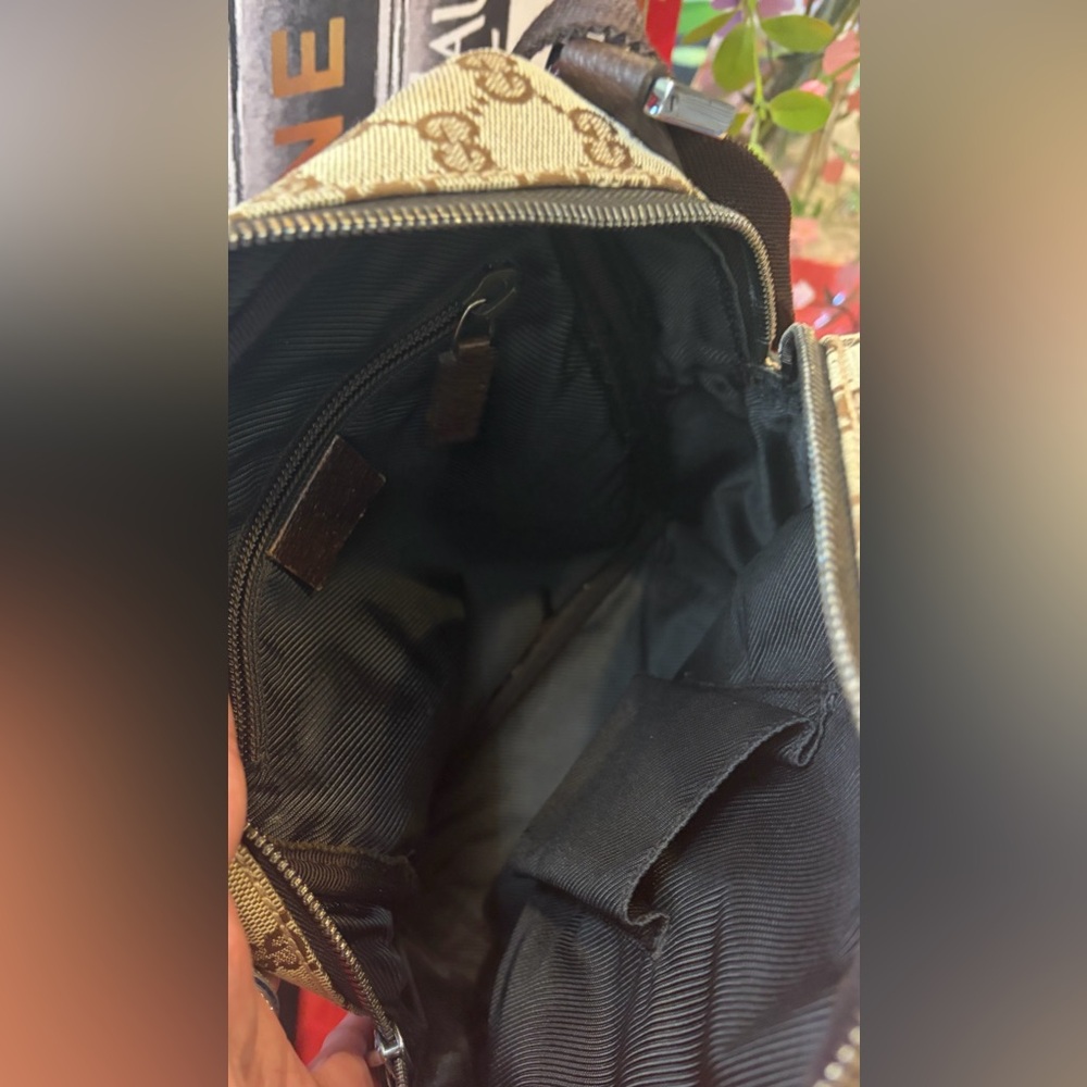 AUTHENTIC GUCCI GG Monogram Coated canvas Beige/Brown Messenger Bag
EUC!! LOVED - Picture 11 of 16